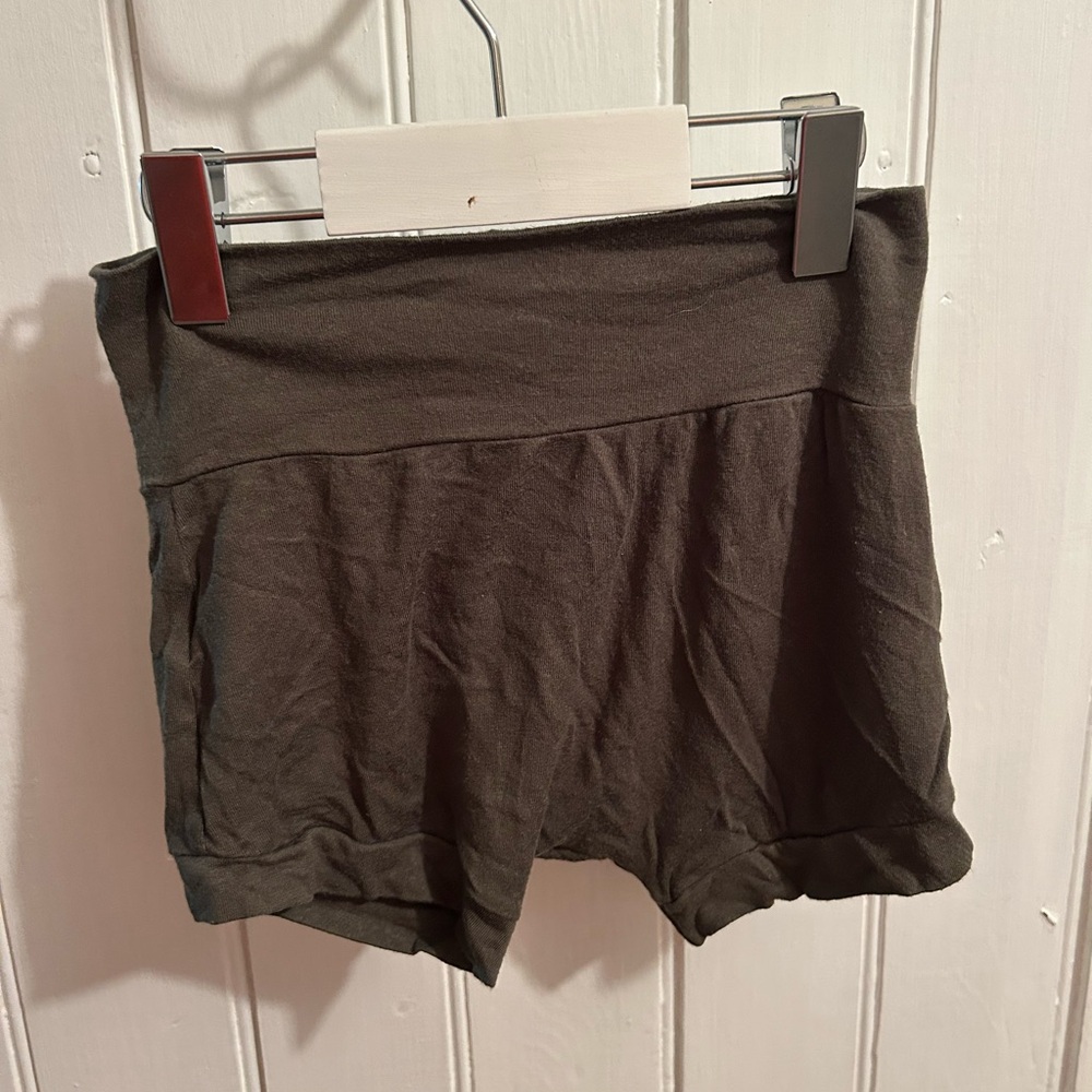 Small shop handmade picket fence 4/5t olive green bamboo bummie shorts